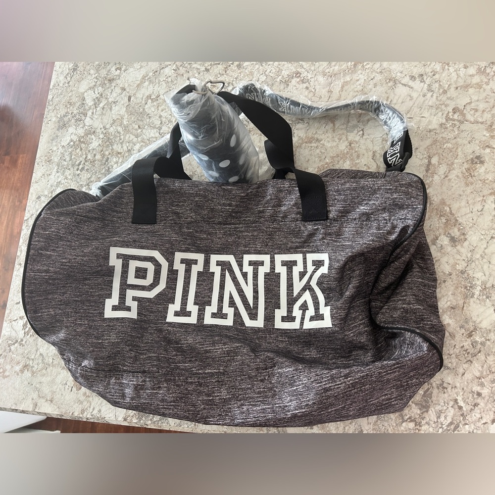 VS PINK DUFFEL GYM TRAVEL BAG GRAY WITH WATERBOTTLE POLKA DOTS NWOT